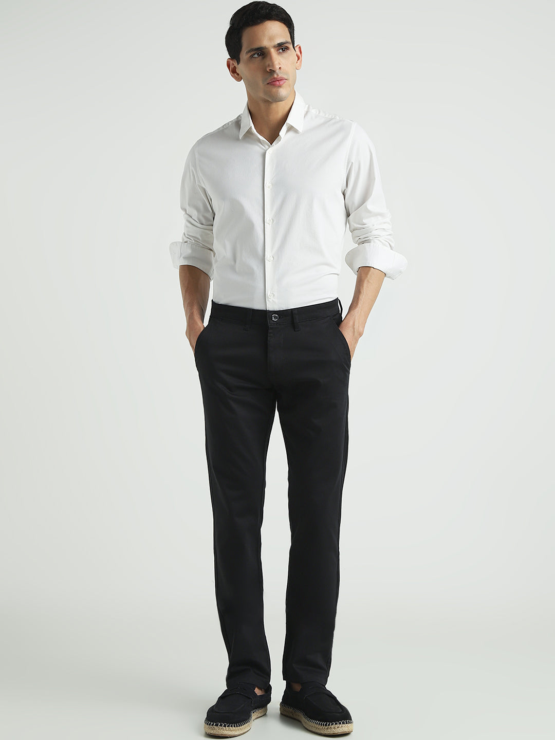 Black Solid Slim Fit Trouser