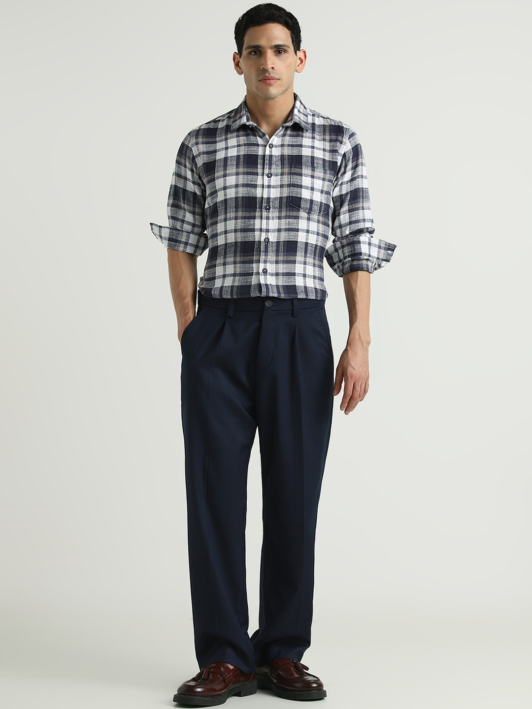 Men Grey Blue Checked Relaxed Fit Shirt