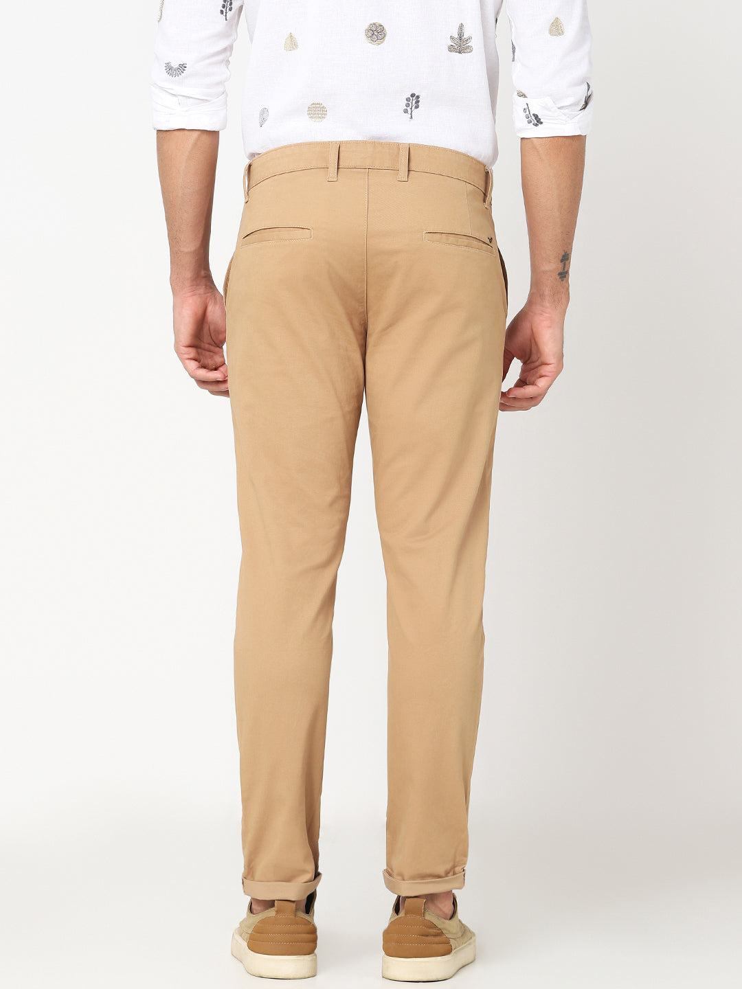 Men’s Khaki Solid Slim Fit Chino