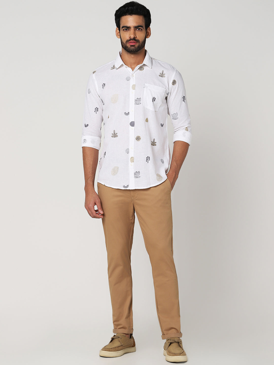 Men’s Khaki Solid Slim Fit Chino